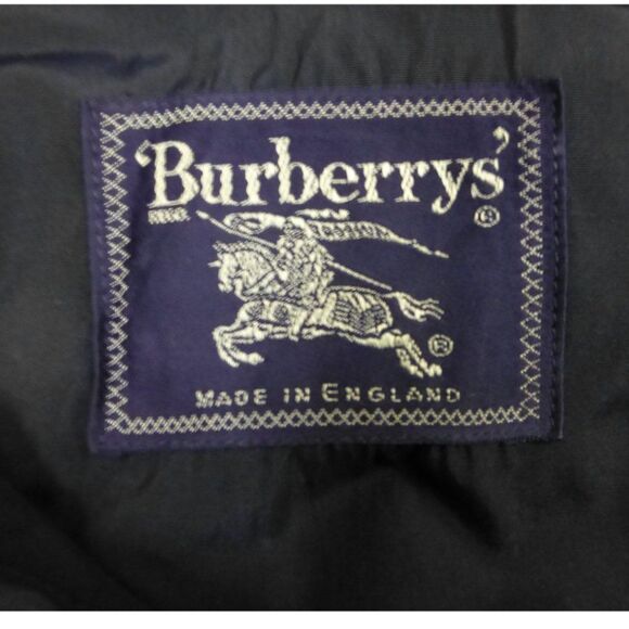Burberry Vintage Trench Coat - Will be mailed w/ the Certificate of Authenticity - Picture 6 of 16